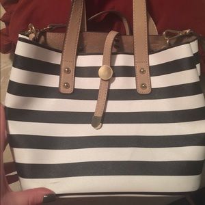 Charming Charlie Small tote